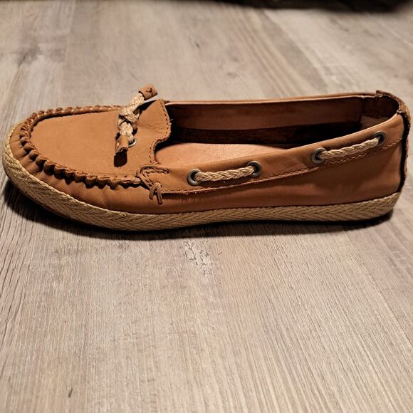 UGG Womens Shoes Size 6.5 Brown Moccasins Flat Slip-On Leather Upper - Picture 3 of 10